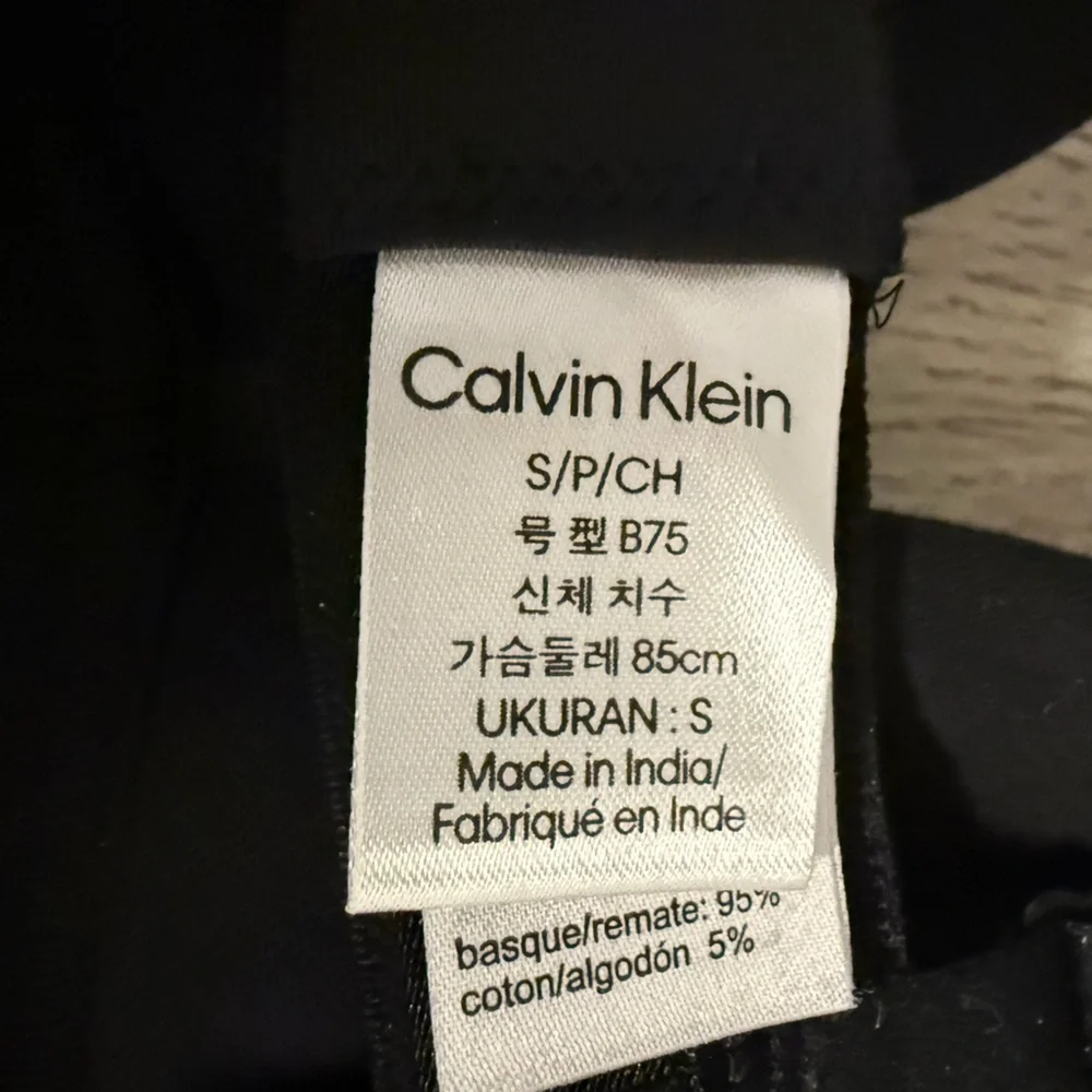 Calvin Klein Black Triangle Bralette - Picture 5 of 5